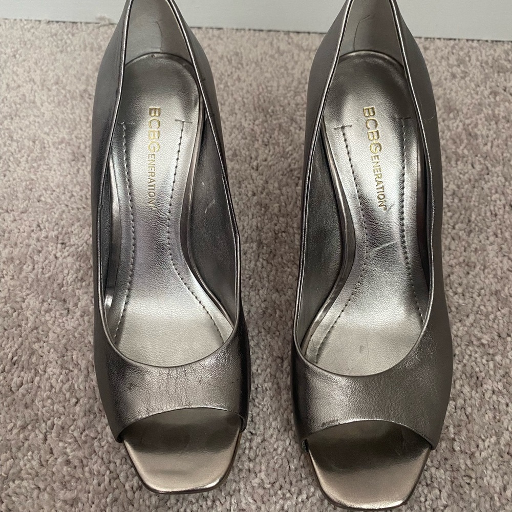 BCBG Peep-Toe Heels; Size 5 1/2